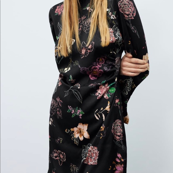 Zara- Short floral print dress (small) - Picture 2 of 3